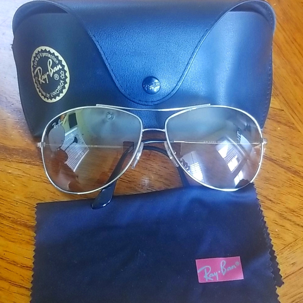 Ray-Ban